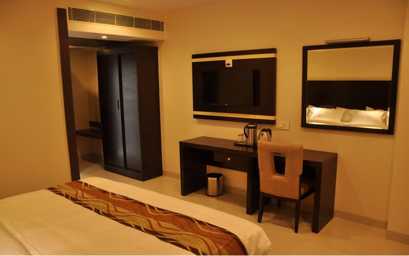Hotel Usha Grand, Tadepalligudem 4